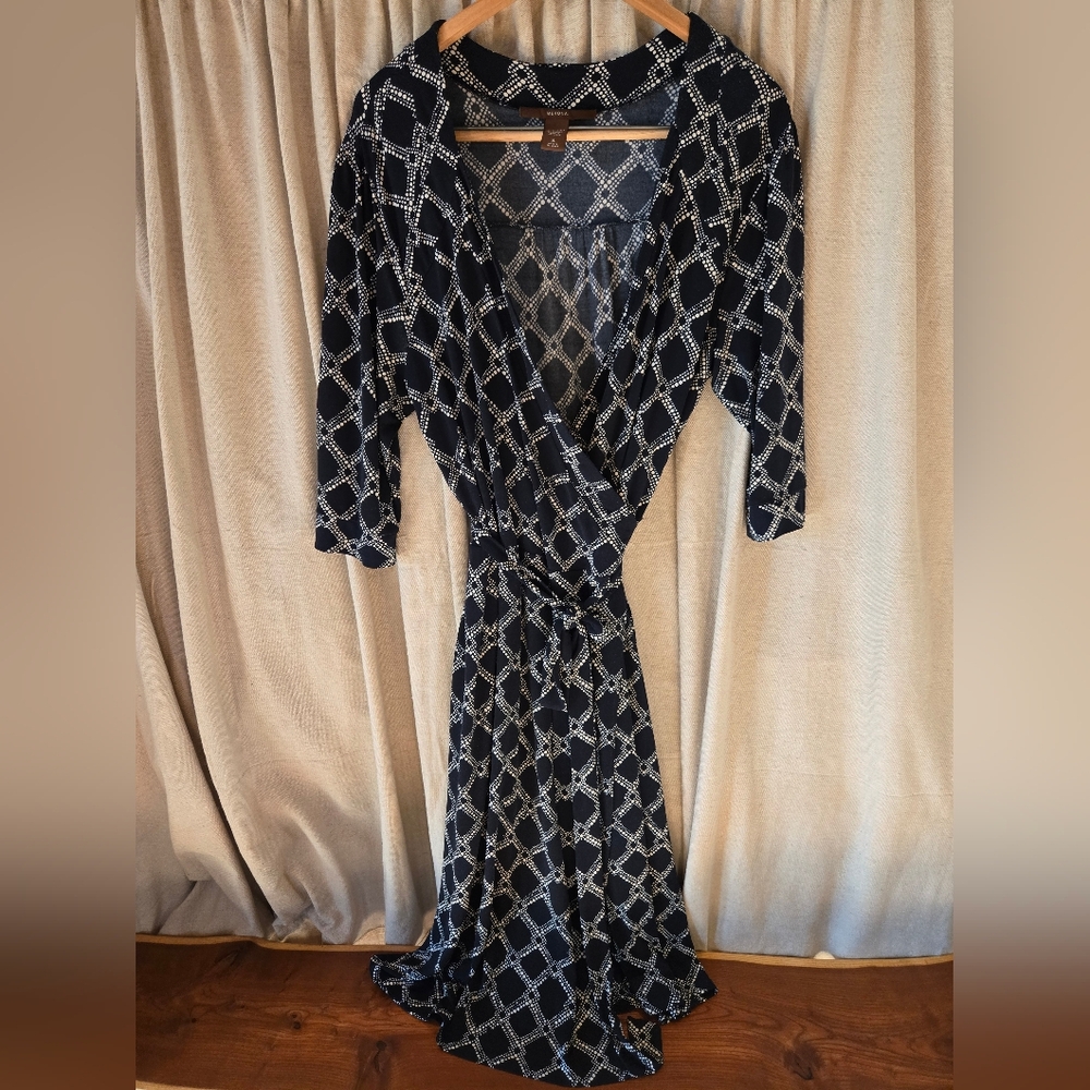 Merona Navy and White Geometric Long Sleeve Wrap Dress